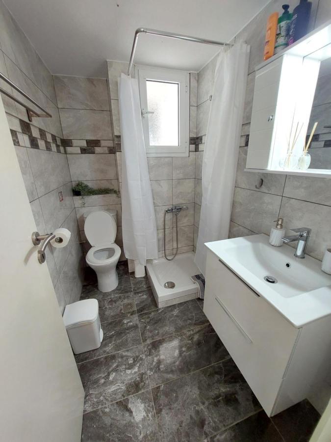 Crystal Home Near Airport Артемида Екстериор снимка