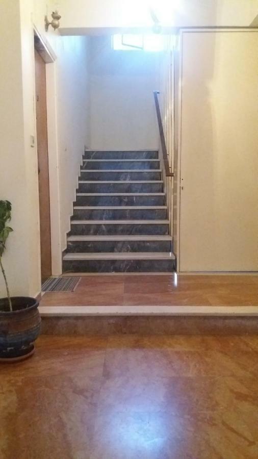 Crystal Home Near Airport Артемида Екстериор снимка