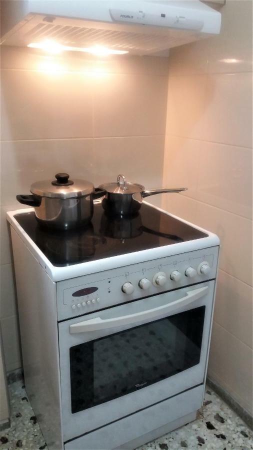 Crystal Home Near Airport Артемида Екстериор снимка